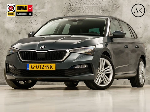 Škoda Scala 1.0 TSI Sport Automaat (VIRTUAL COCKPIT, APPLE CARPLAY, GROOT NAVI, CLIMATE, STOELVERWARMING, SPORTSTOELEN, PARKEERSENSOREN, LED KOPLAMPEN, NIEUWSTAAT)