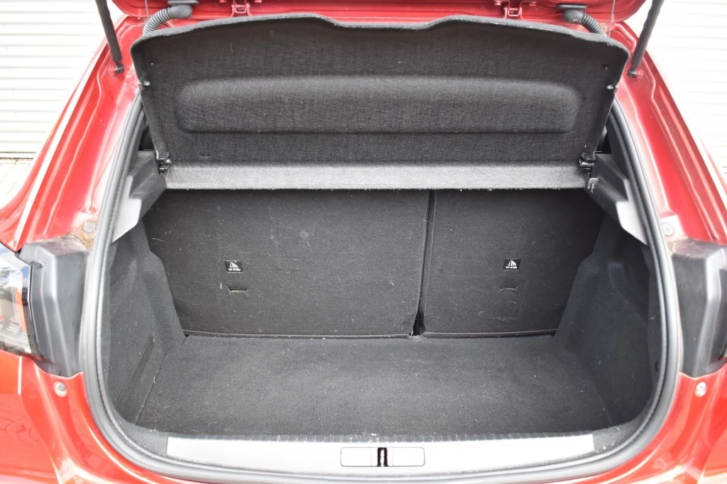 Peugeot 208 – foto 10