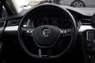 Volkswagen Passat – thumbnail 16