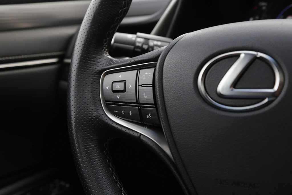 Lexus ES – foto 47