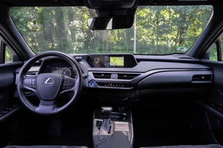 Lexus UX – thumbnail 15