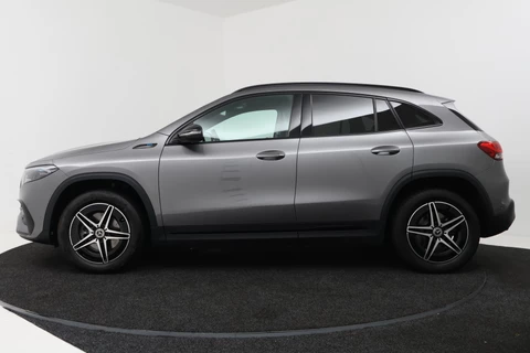 Mercedes-Benz EQA 250 Business Solution AMG 67 kWh 96% SOH (STOELVERWARMING, SFEERVERLICHTING, CAMERA, PARKEERSENSOREN)
