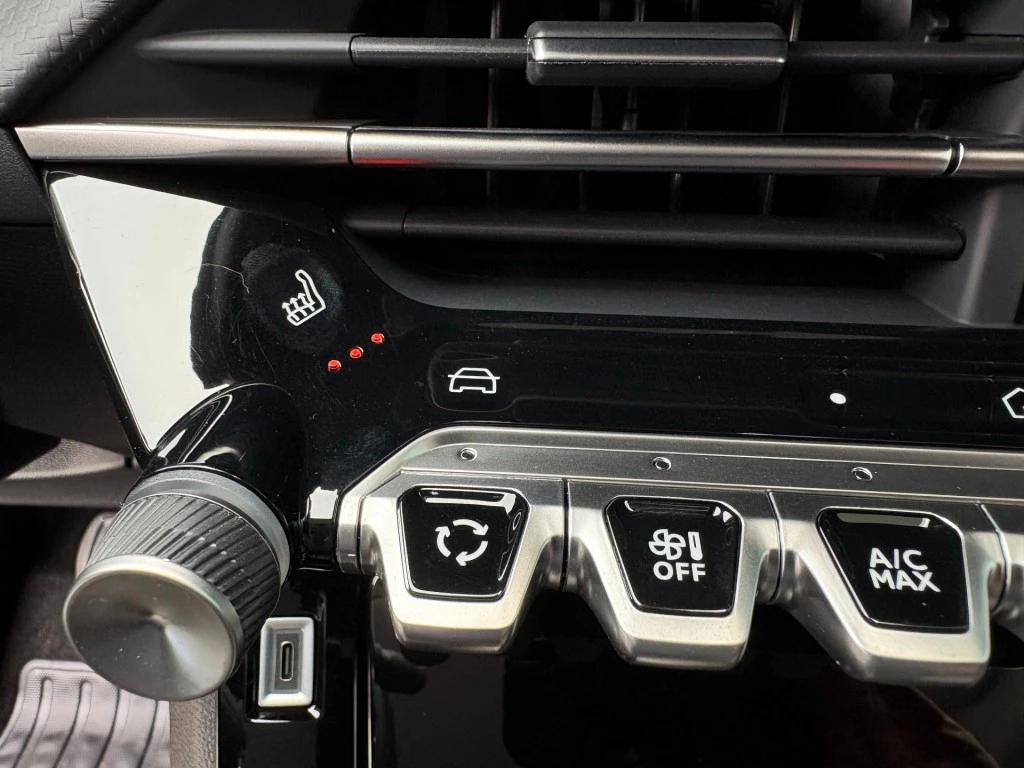 Peugeot 208 – foto 17