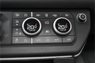 Land Rover Defender – thumbnail 31