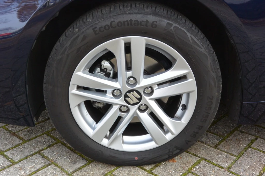 Suzuki Swace – foto 18