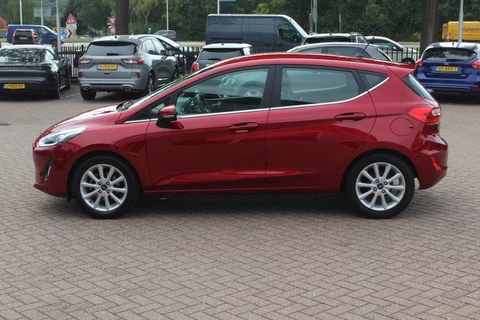Ford Fiesta 1.0 EcoBoost Titanium / Trekhaak / Camera / Navigatie / 16'' / B&O / DAB / Stoel+Stuurverwarming / Cruise Control Adaptief