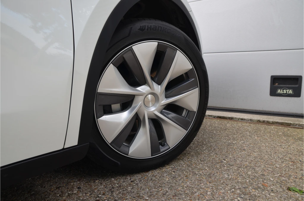 Tesla Model Y – foto 10