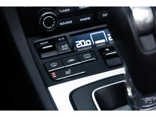 Porsche 911 – thumbnail 24