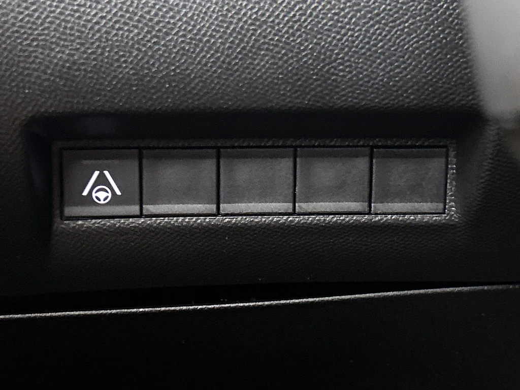 Peugeot e-2008 – foto 26