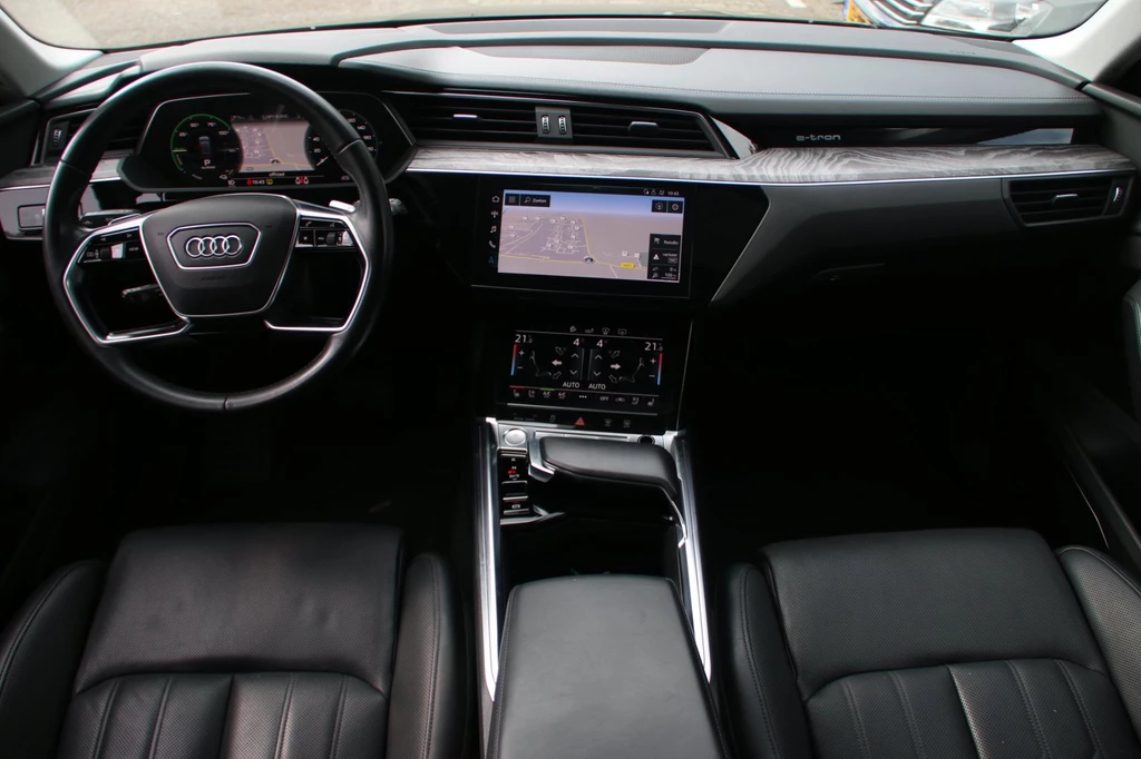 Audi e-tron – foto 12