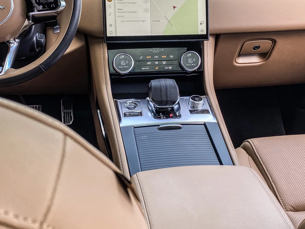 Jaguar F-PACE – foto 22