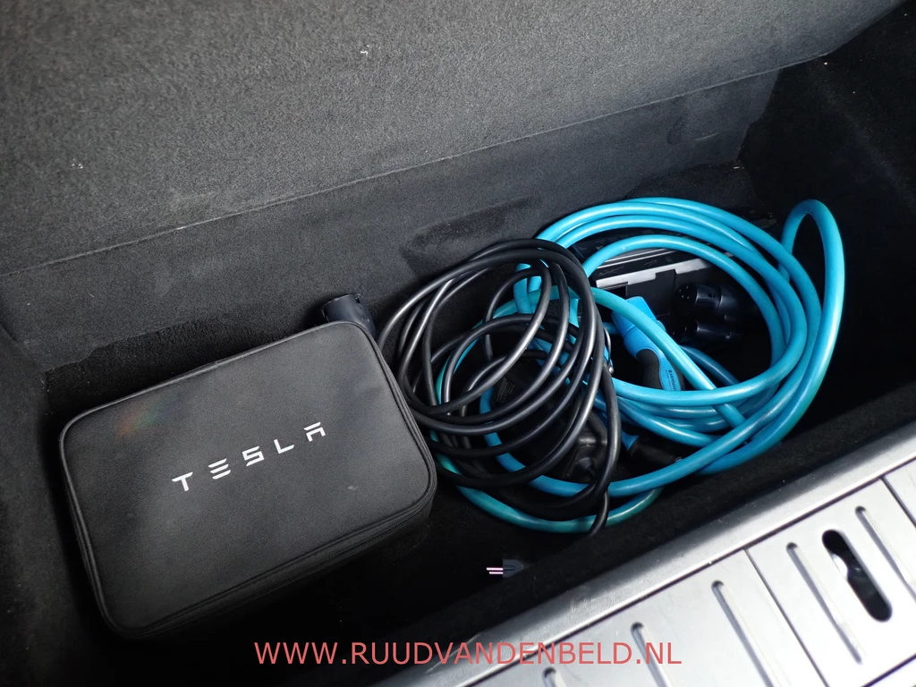 Tesla Model X – foto 36