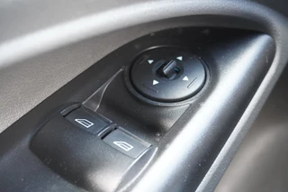 Ford Transit Connect – thumbnail 18