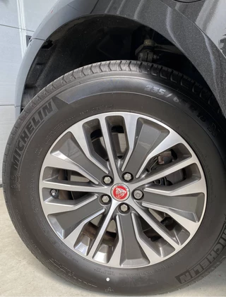 Jaguar I-PACE – thumbnail 5