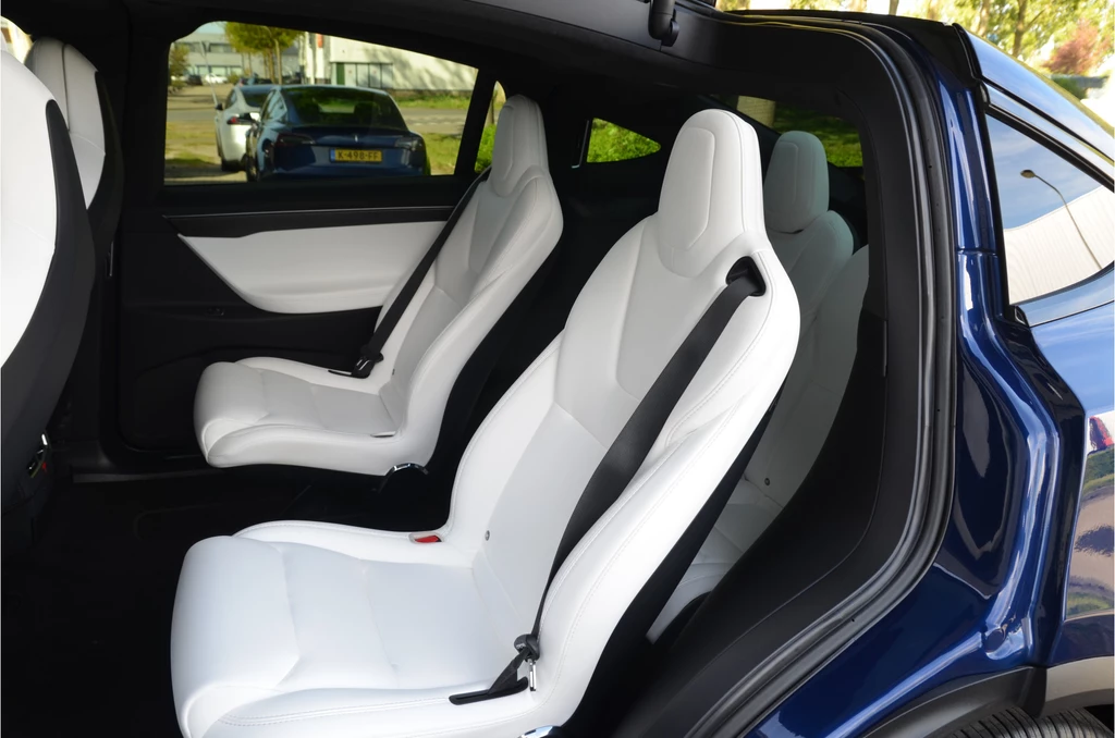 Tesla Model X – foto 15