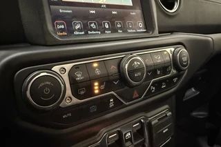 Jeep Wrangler – thumbnail 25