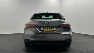 Toyota Camry – thumbnail 4