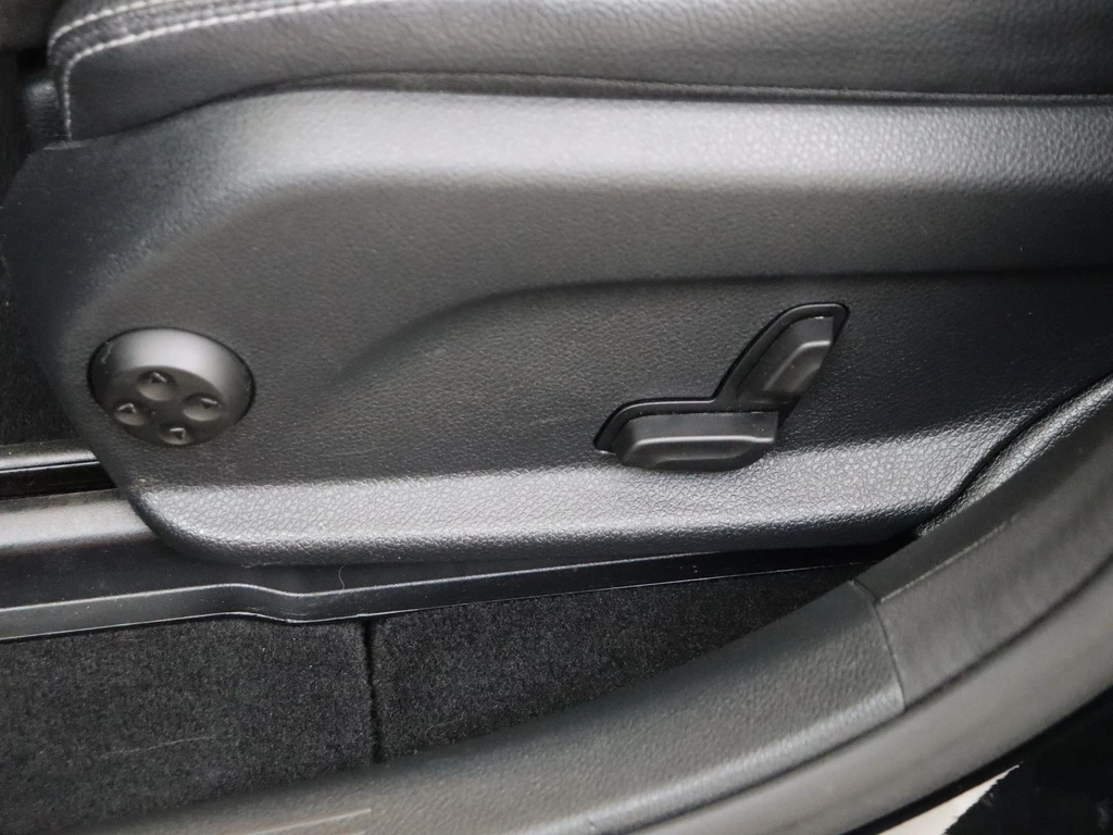 Mercedes-Benz EQC – foto 29