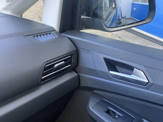 Ford Tourneo Connect – thumbnail 32