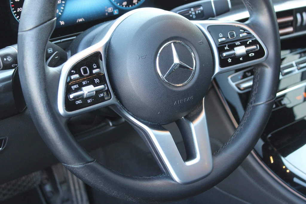 Mercedes-Benz EQC – foto 12