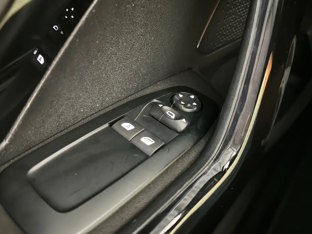 Peugeot 208 – foto 30