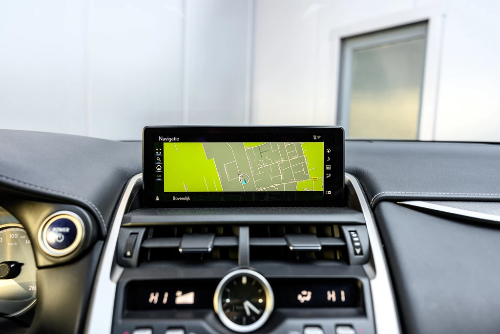 Lexus NX – foto 24