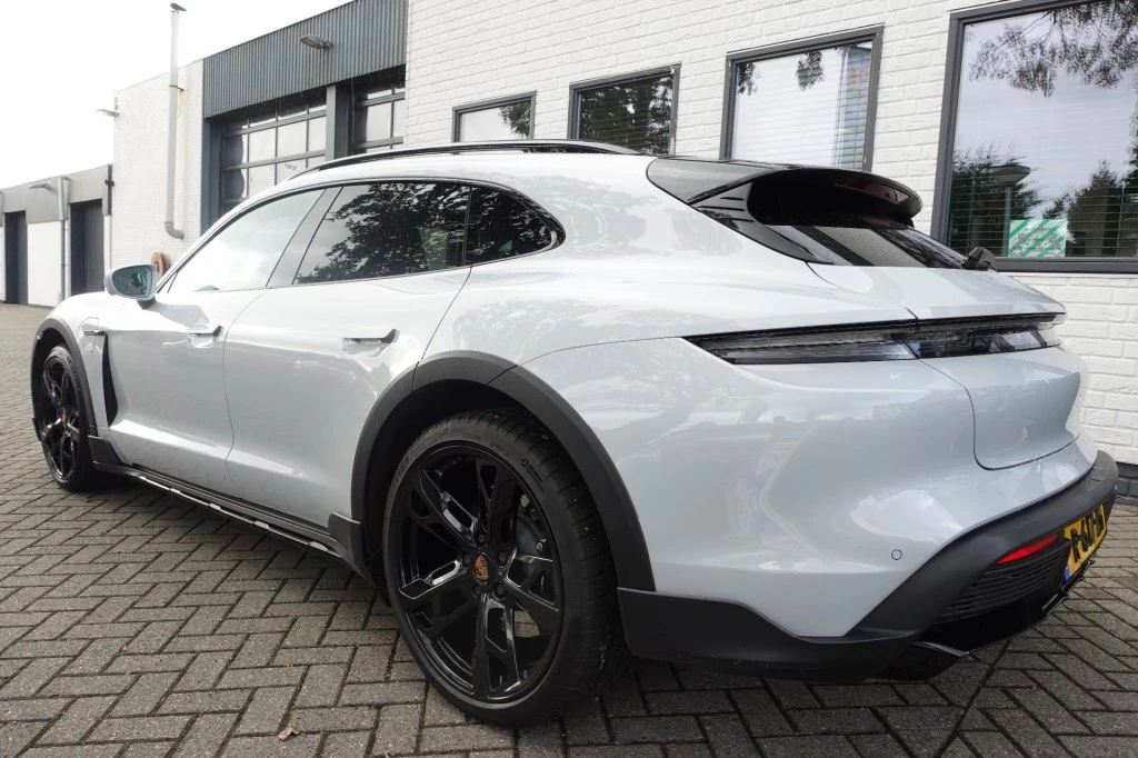 Porsche Taycan – foto 3