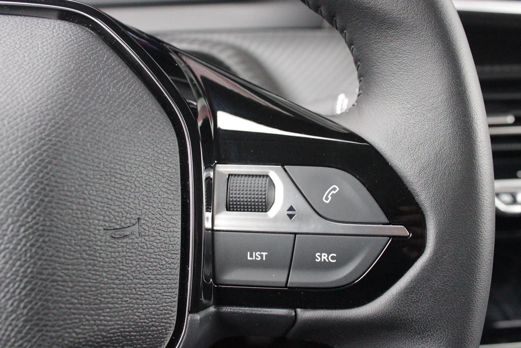 Peugeot 208 – foto 18