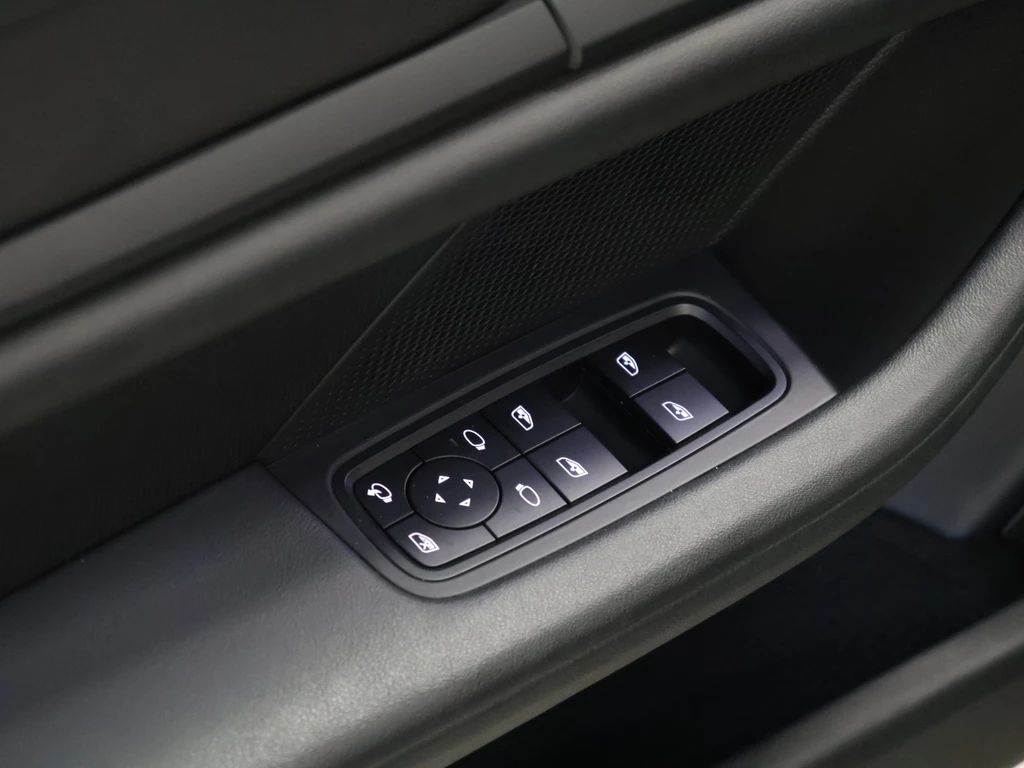 Porsche Taycan – foto 15