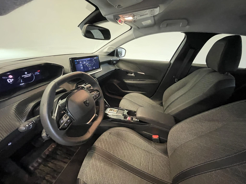 Peugeot 208 – foto 11
