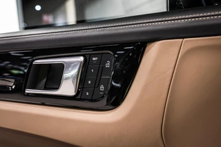 Porsche Cayenne – thumbnail 33