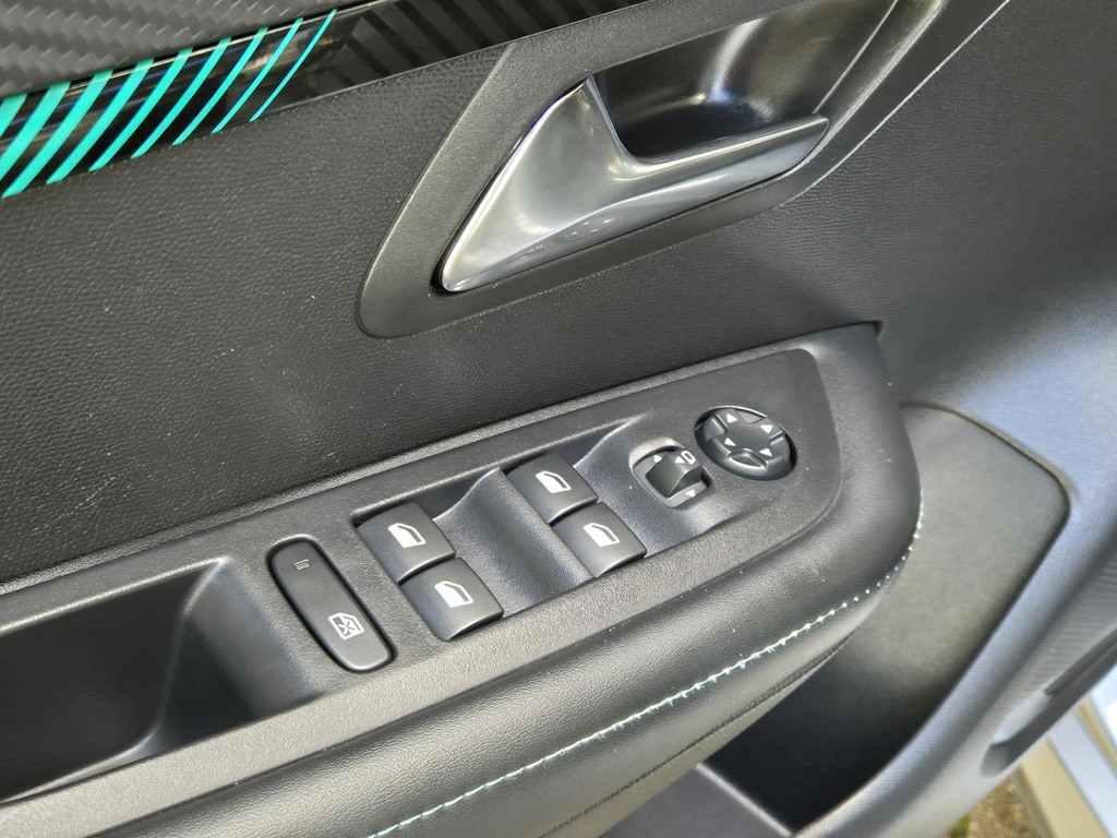 Peugeot 208 – foto 21