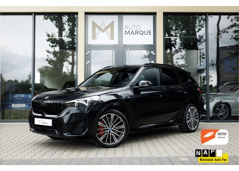 BMW X1 xDrive30e Aut. 327PK | M Sportpakket Pro | 20" LM Velgen | Head-Up Display | Achteruitrijcamera | Comfort Access | Adaptief M Onderstel | Driving Assistant Professional |