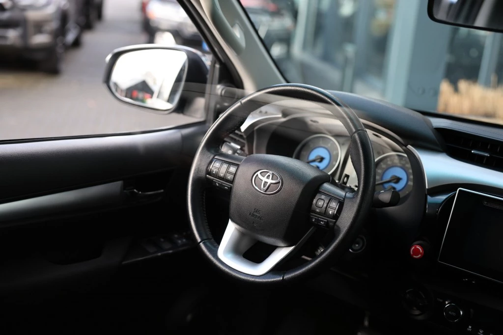 Toyota Hilux – foto 11