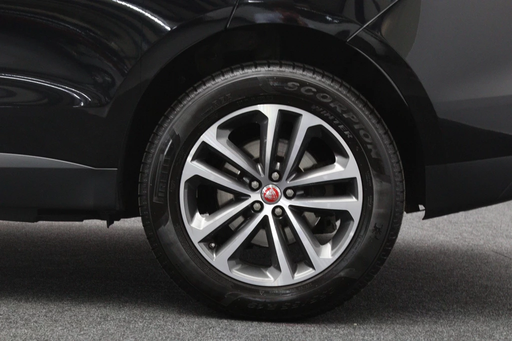 Jaguar F-PACE – foto 21