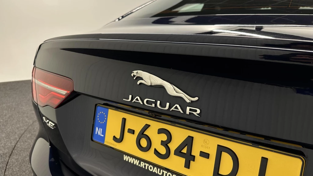 Jaguar XE – foto 17
