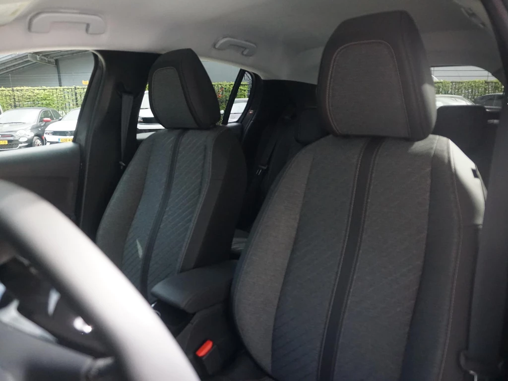 Peugeot 208 – foto 9