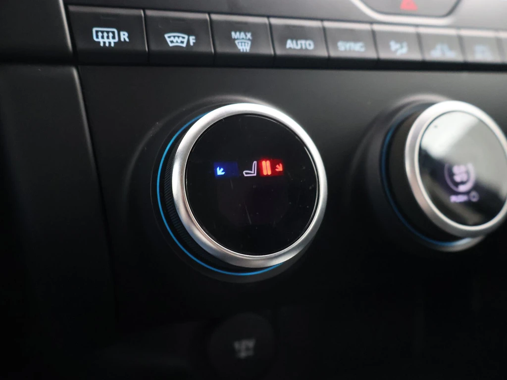 Jaguar E-PACE – foto 53