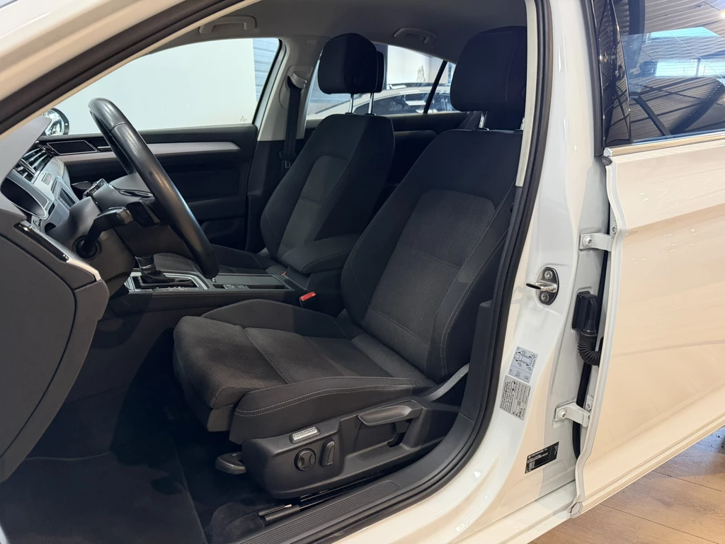 Volkswagen Passat – foto 13