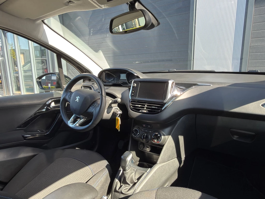 Peugeot 208 – foto 8