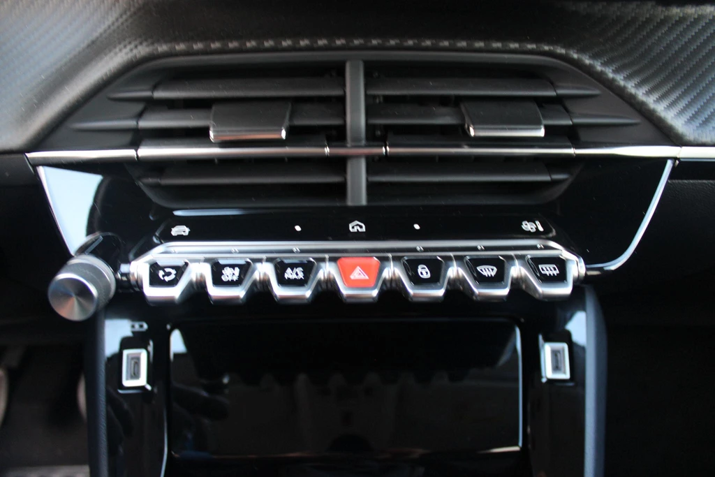 Peugeot 208 – foto 21