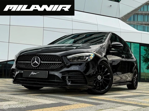 Mercedes B-klasse 180 AMG Line |Pano |Memory |Sfeer |Carbon
