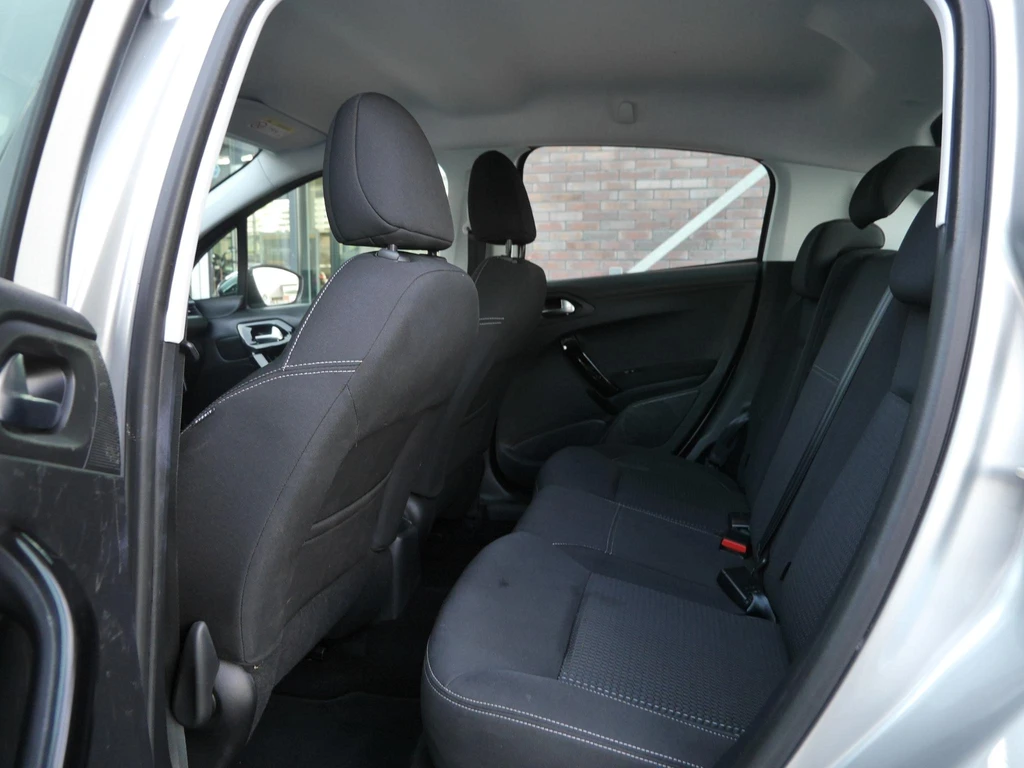 Peugeot 208 – foto 10