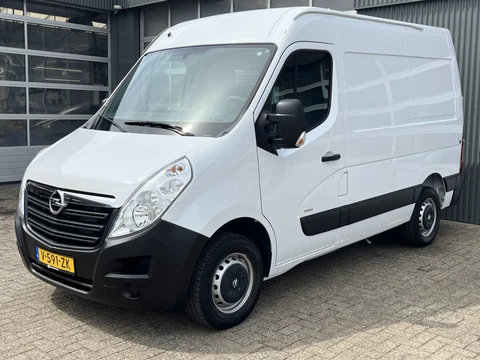 Opel Movano 2.3 CDTI BiTurbo L1H2 Airco Cruise controle Kastinrichting Parkeersensoren achter Achteruitrijcamera Telefoon voorbereiding Schuifdeur Euro 6 Ook ideaal voor ombouw naar camper !!
