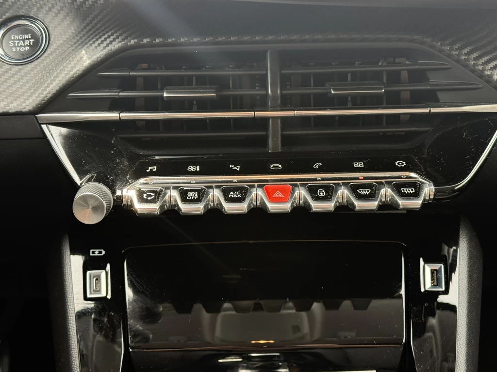 Peugeot 208 – foto 16