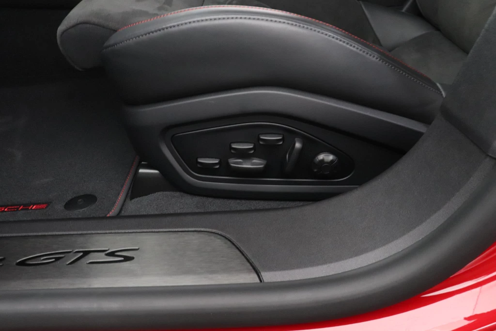 Porsche Taycan – foto 32