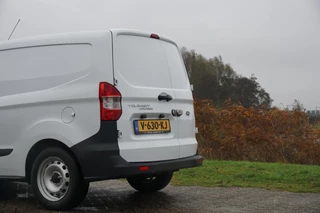 Ford Transit Courier – thumbnail 4