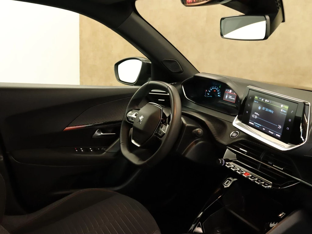 Peugeot e-2008 – foto 18
