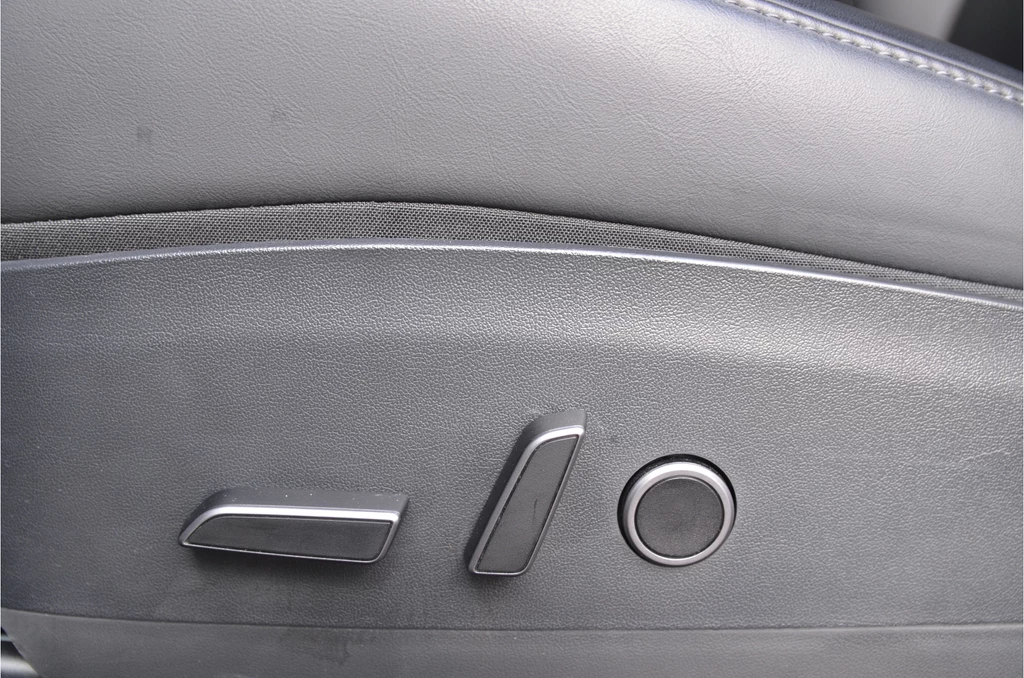 Tesla Model Y – foto 8