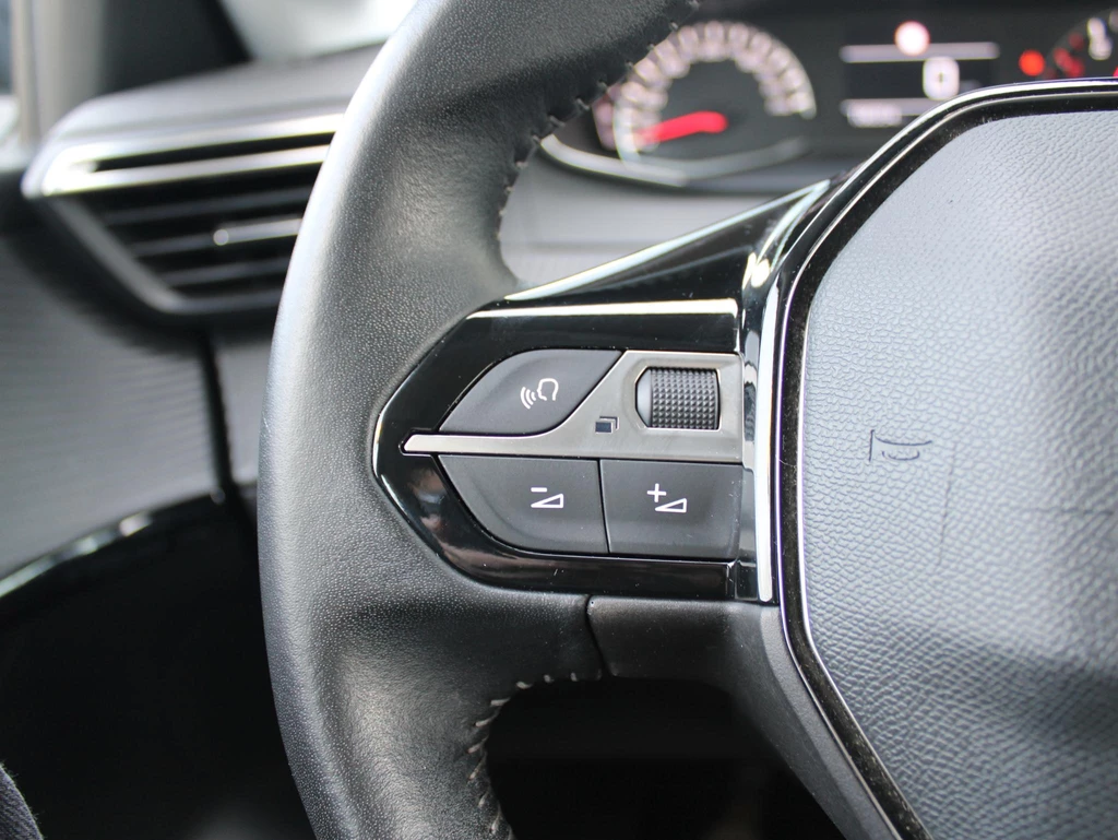 Peugeot 208 – foto 19
